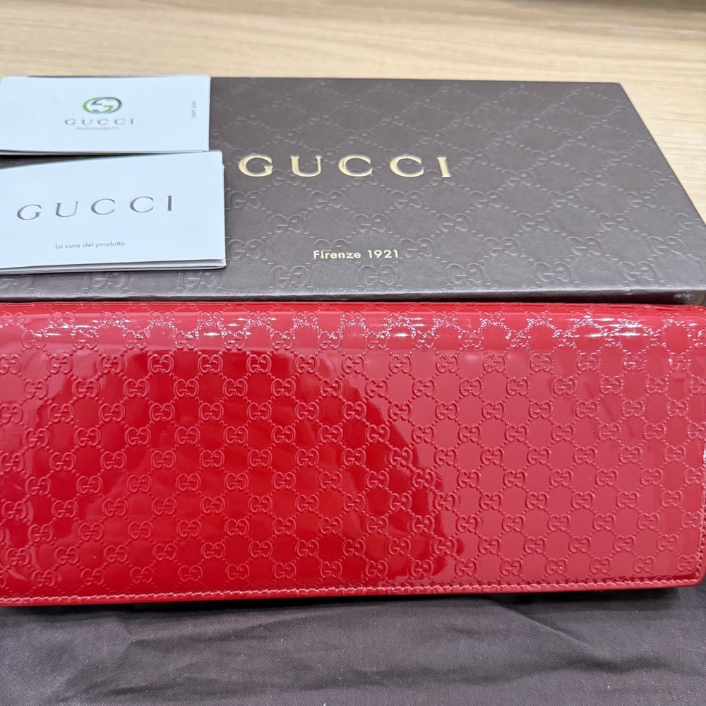 Gucci clutch